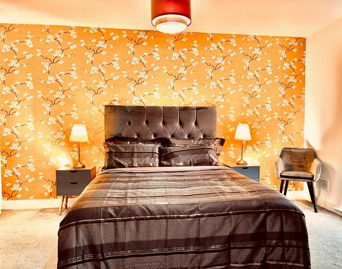 Modern Townhouse, Sleeps 4 With Parking Wakefield Exterior foto